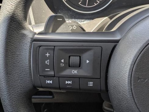 Used 2024 Nissan Rogue SV FWD image 27