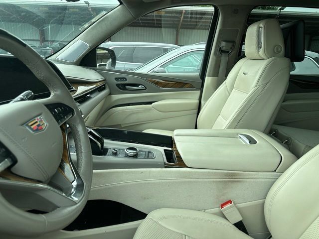 Used 2023 Cadillac Escalade ESV Sport Platinum w/ LPO, ONYX Package AWD/4WD image 6