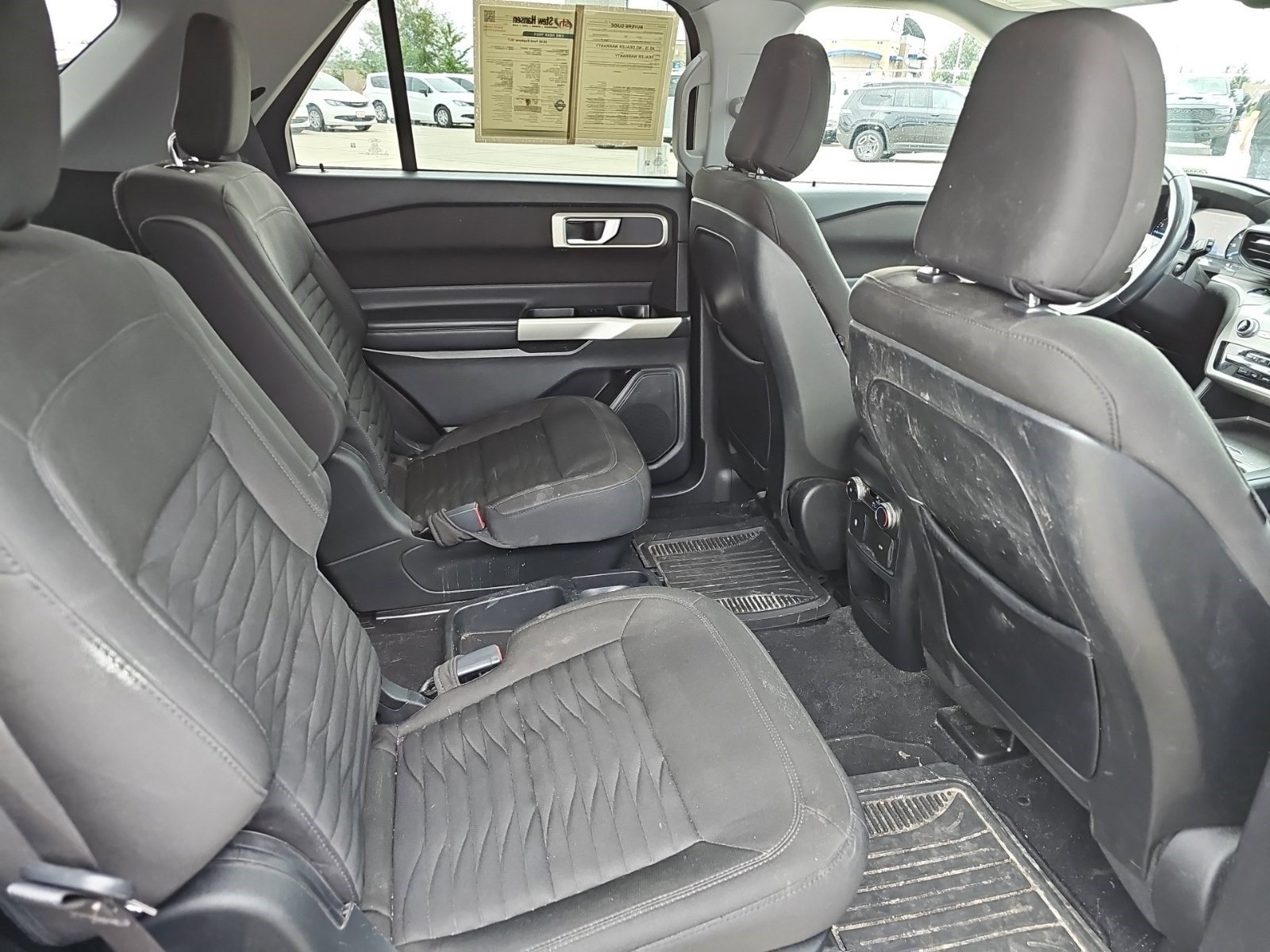 Used 2020 Ford Explorer XLT AWD/4WD image 14