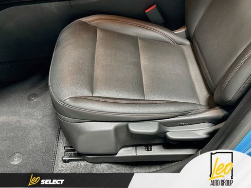 Used 2025 Chevrolet Trax RS w/ Sunroof Package FWD image 21