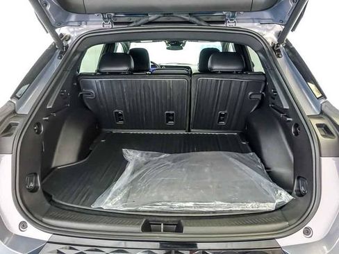 Certified 2024 Chevrolet Equinox EV RS FWD image 28