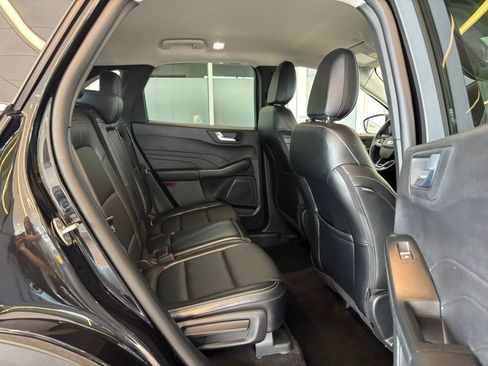 Used 2025 Ford Escape Platinum AWD/4WD image 25