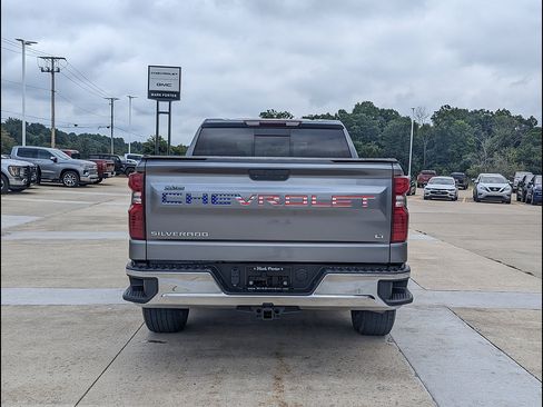 Used 2021 Chevrolet Silverado 1500 LT w/ Convenience Package II AWD/4WD image 8