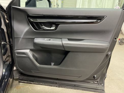Used 2025 Honda CR-V EX-L image 10