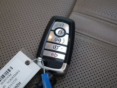 Used 2023 Ford Expedition Limited AWD/4WD image 30