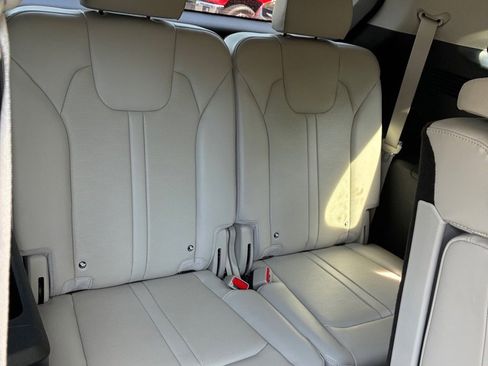 Used 2024 Kia Sorento S AWD/4WD image 25