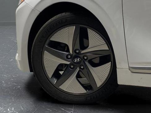Used 2020 Hyundai Ioniq SEL FWD image 30