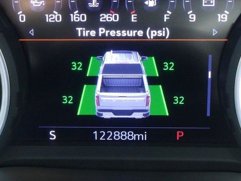 Used 2022 Chevrolet Silverado 1500 High Country w/ Technology Package AWD/4WD image 22