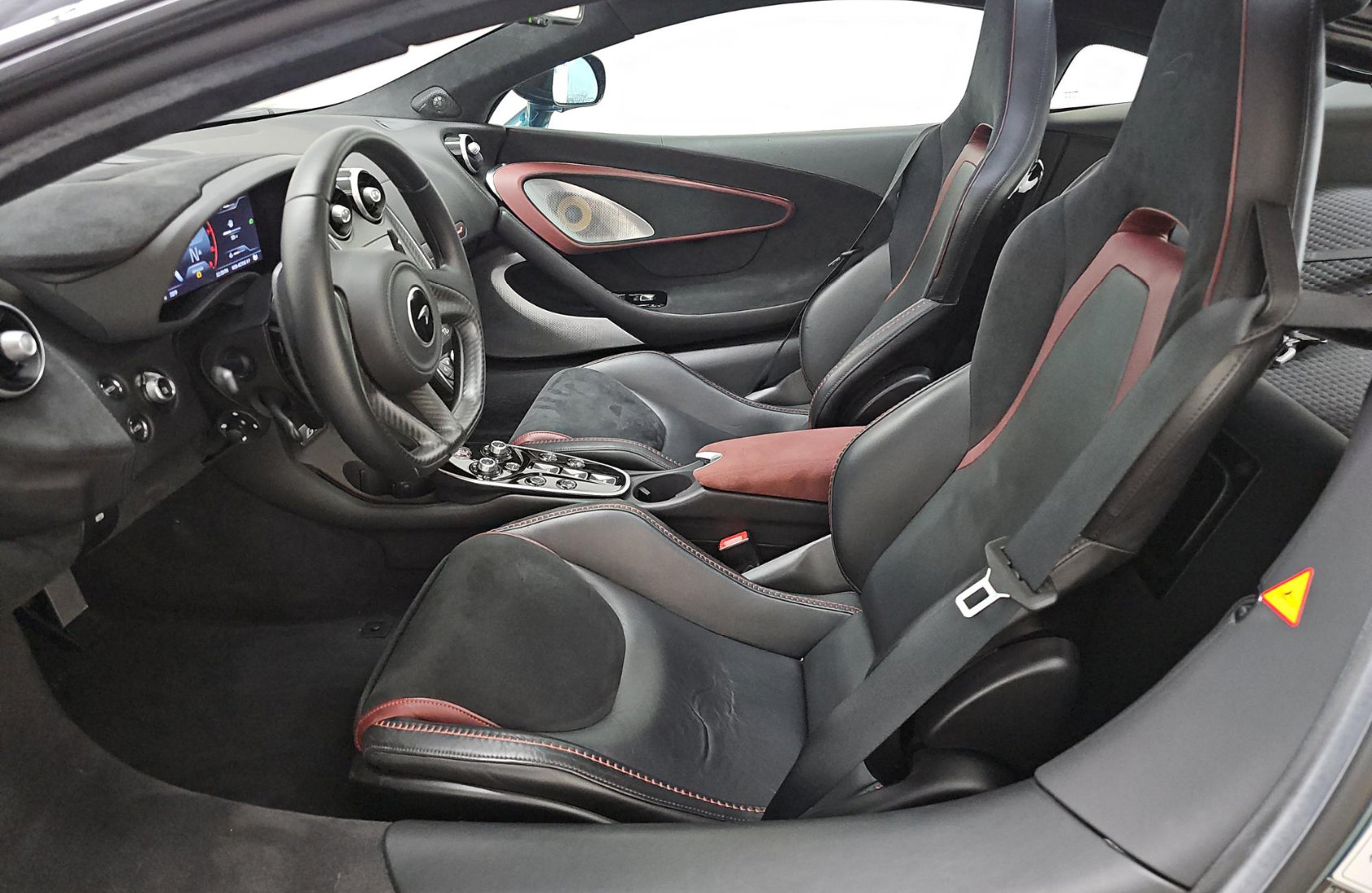 Used 2023 McLaren GT RWD image 6