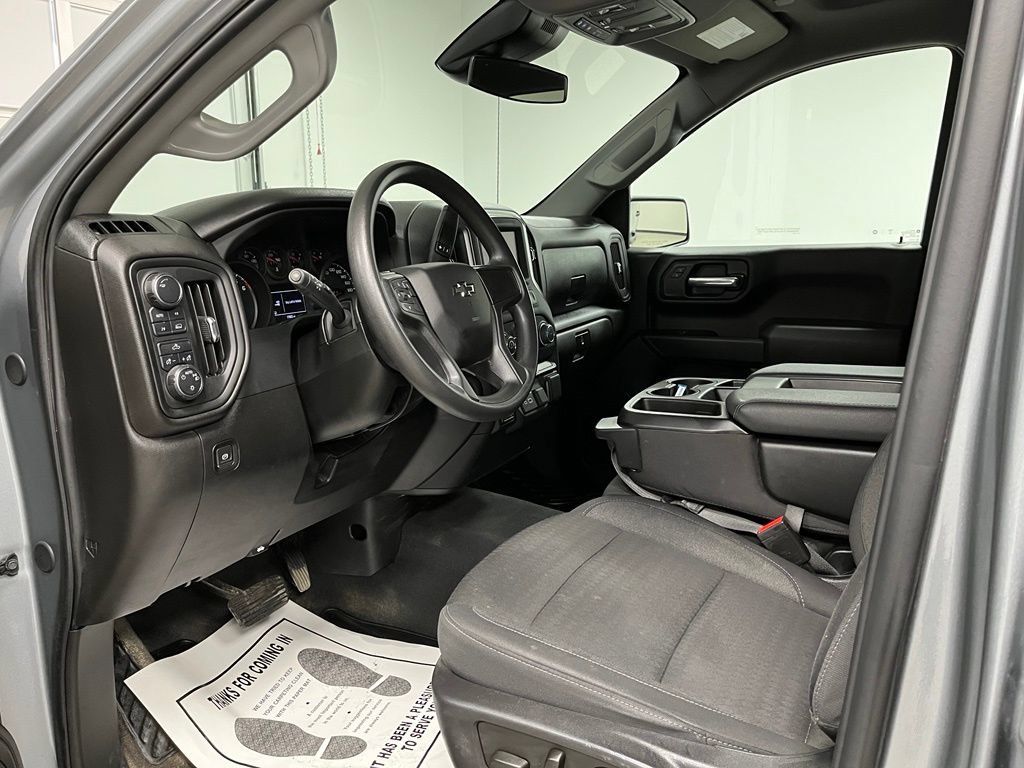 Used 2024 Chevrolet Silverado 1500 Custom w/ Dark Appearance Package AWD/4WD image 20