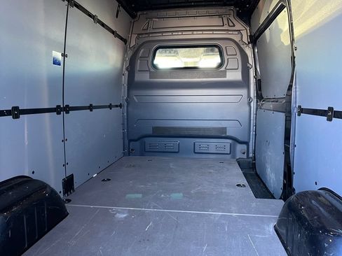 Used 2025 Mercedes-Benz Sprinter 2500 image 9
