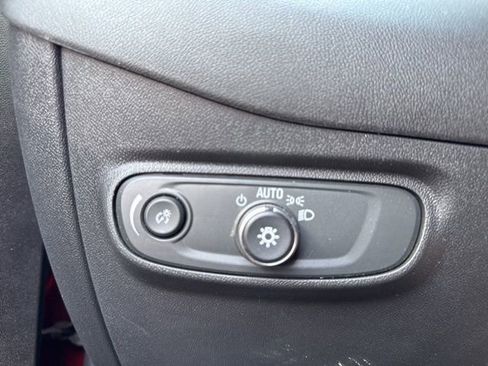 Used 2024 Chevrolet Equinox LT w/ LPO, Floor Liner Package FWD image 16