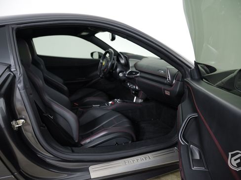 Used 2010 Ferrari 458 Italia Coupe RWD image 27