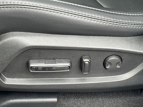 Certified 2025 Honda Pilot EX-L image 18