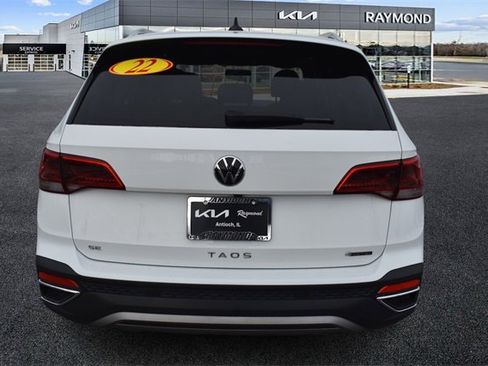 Used 2022 Volkswagen Taos SE image 4