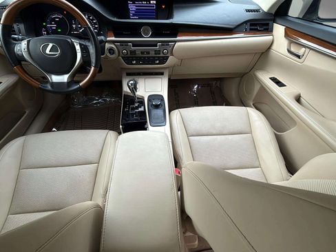 Used 2014 Lexus ES 300h image 18