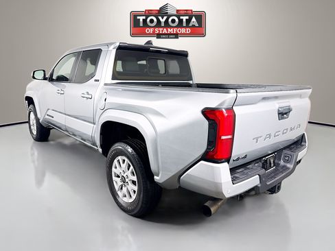 Used 2025 Toyota Tacoma SR5 w/ SR5 Upgrade Package AWD/4WD image 5