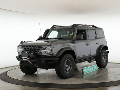 Used 2024 Ford Bronco Everglades image 10