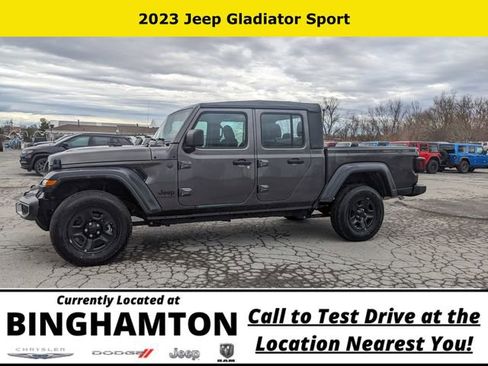 Used 2023 Jeep Gladiator Sport AWD/4WD image 3