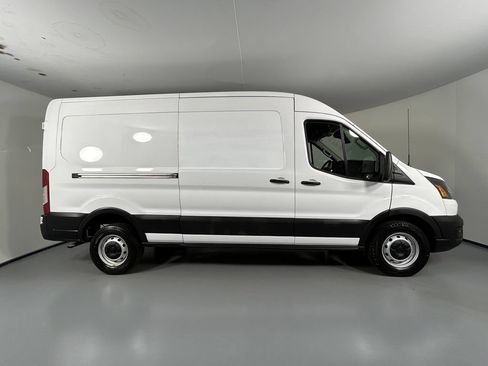 Used 2025 Ford Transit 250 148 Medium Roof RWD image 8