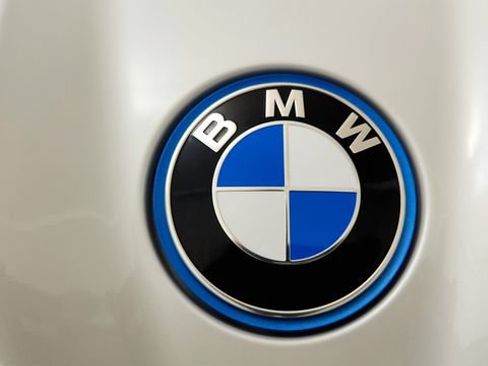 Used 2024 BMW iX xDrive50 w/ Premium Package AWD/4WD image 30