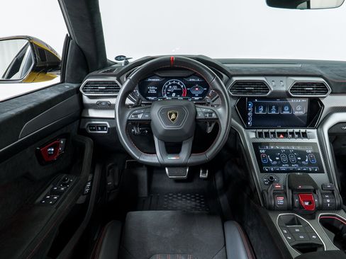 Used 2023 Lamborghini Urus Performante image 21