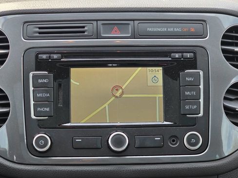 Used 2012 Volkswagen Tiguan SE image 15