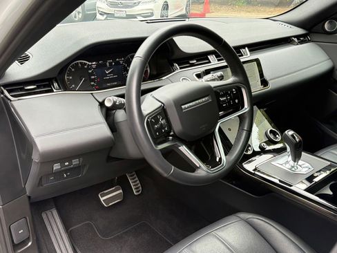 Used 2023 Land Rover Range Rover Evoque R-Dynamic SE AWD/4WD image 4