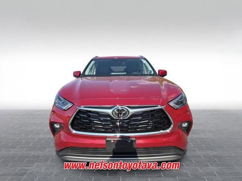 New 2026 Toyota Highlander Platinum AWD/4WD image 2