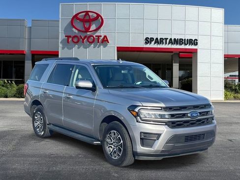 Used 2024 Ford Expedition XLT image 1