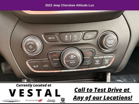 Used 2023 Jeep Cherokee Altitude Lux image 20