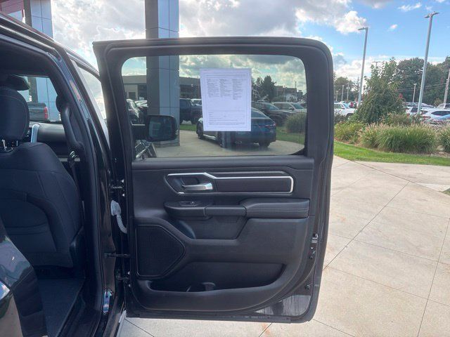 Used 2025 RAM 1500 Big Horn AWD/4WD image 32