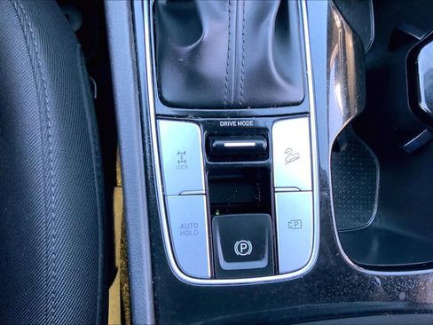 Used 2023 Hyundai Santa Cruz SE image 33