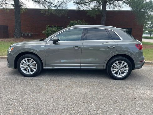 Used 2022 Audi Q3 2.0T Premium Plus AWD/4WD image 2