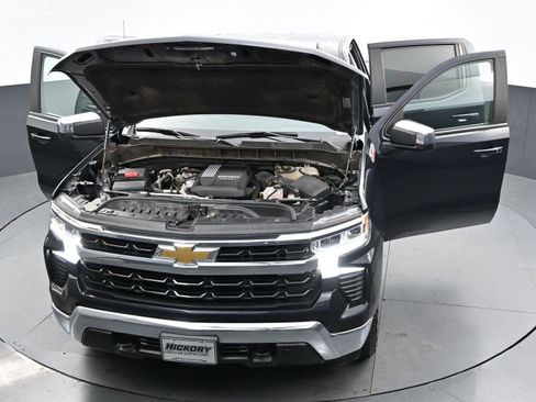 Used 2023 Chevrolet Silverado 1500 LT w/ Z71 Off-Road Package image 40