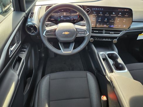 New 2026 Chevrolet Equinox EV LT image 9