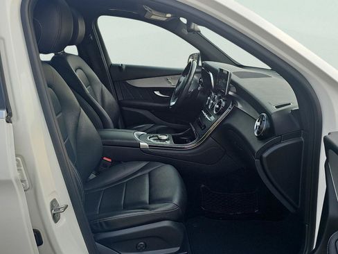 Used 2019 Mercedes-Benz GLC 300 4MATIC image 26