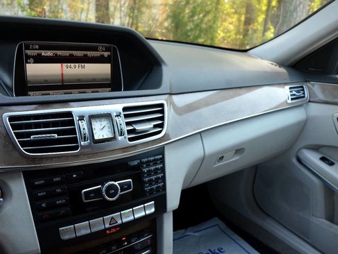 Used 2014 Mercedes-Benz E 350 Sedan image 18