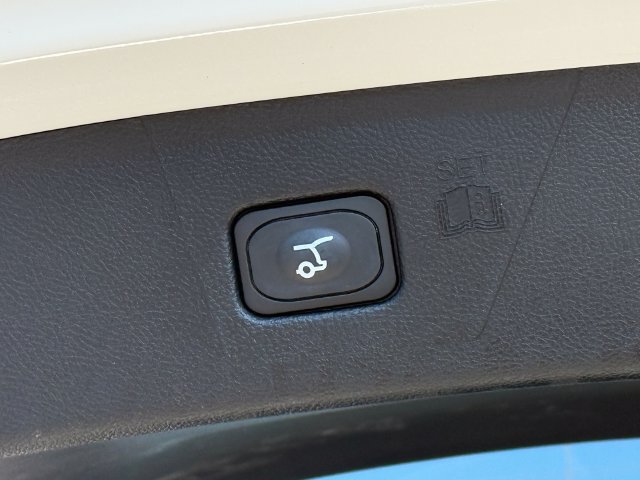 Certified 2024 Ford Edge Titanium AWD/4WD image 27