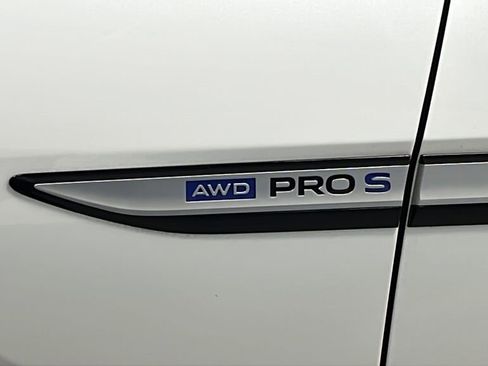 Used 2024 Volkswagen ID.4 Pro S image 35