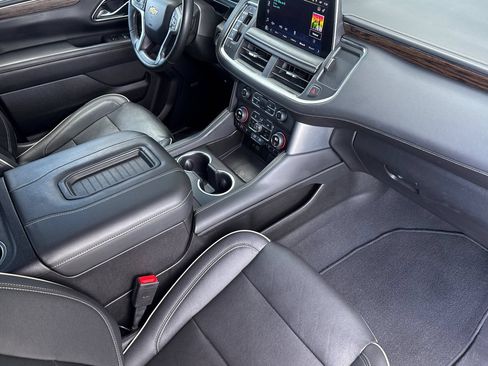 Used 2023 Chevrolet Suburban Premier AWD/4WD image 19