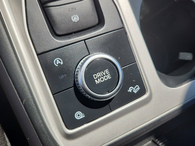 Used 2023 Ford Explorer XLT AWD/4WD image 18