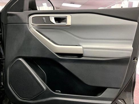 Certified 2021 Ford Explorer XLT w/ Equipment Group 202A image 23