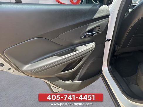 Used 2021 Buick Encore Preferred FWD image 24