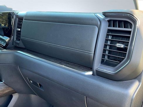 Used 2024 Chevrolet Silverado 1500 LT Trail Boss w/ Convenience Package II image 17