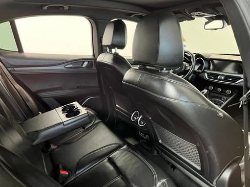 Used 2022 Alfa Romeo Stelvio Ti AWD/4WD image 14