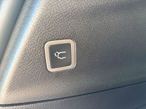 New 2026 Chrysler Pacifica Limited w/ S Appearance Package image 17