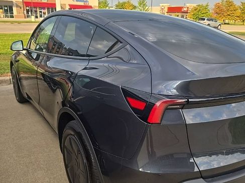 Used 2026 Tesla Model Y AWD image 6