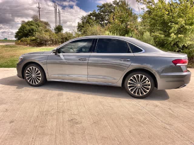 Used 2022 Volkswagen Passat 2.0T FWD image 4