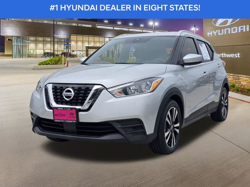 Used 2020 Nissan Kicks SV FWD image 2